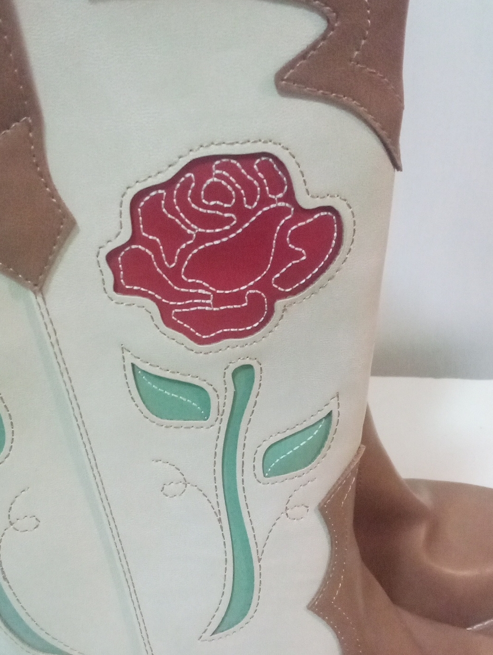 Universal Thread Tan & Cream Western Boots Sz 10 New In Box $55 Red Rose - Picture 2 of 5